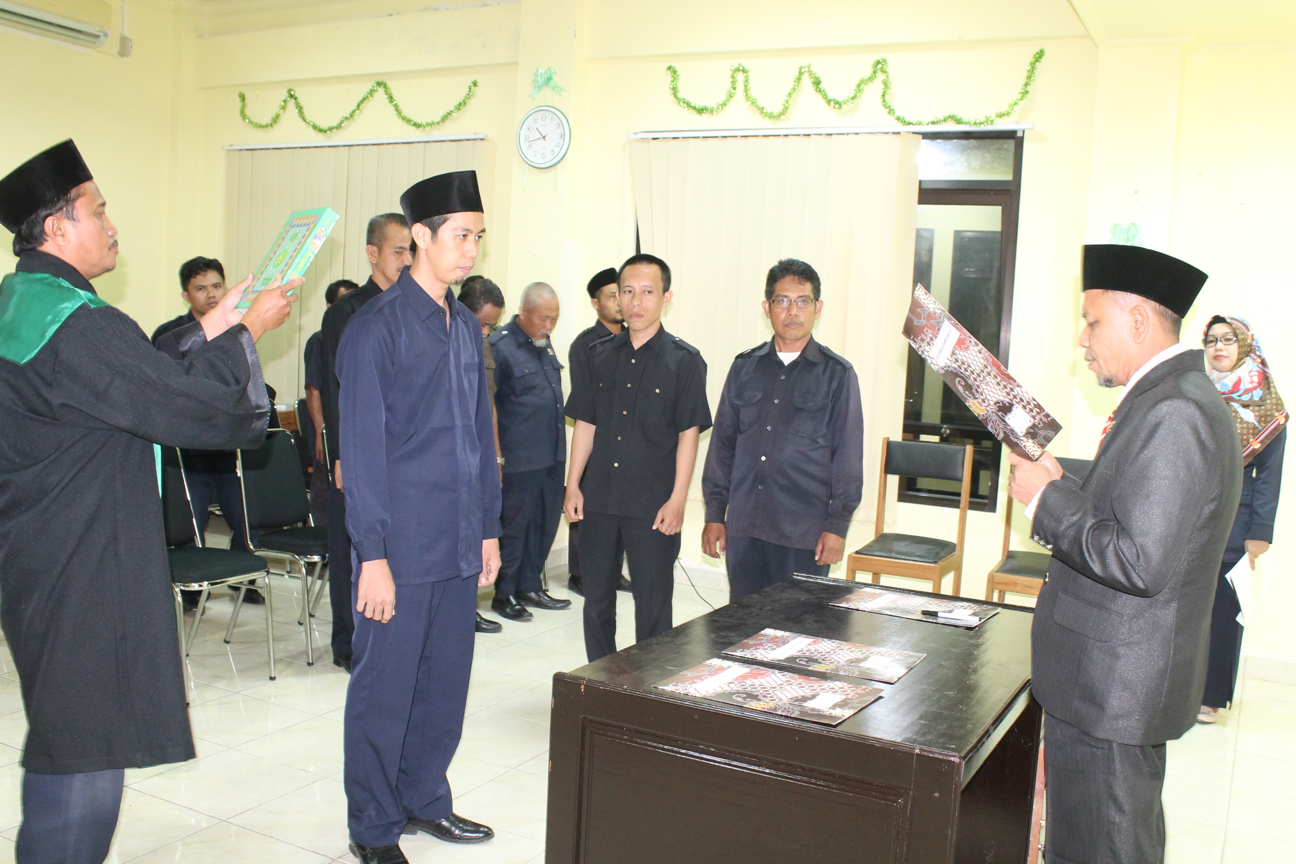 plt. pak Naim